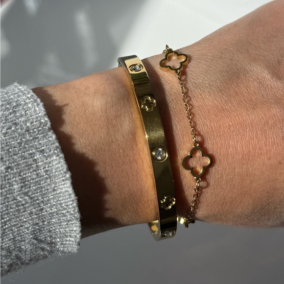 2PCS Gold Clover Stainless Steel Bracelet Set - Picture 11 of 16